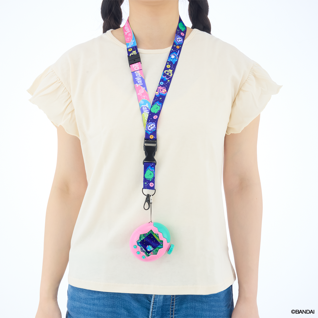Tamagotchi ネックストラップ 着用画像